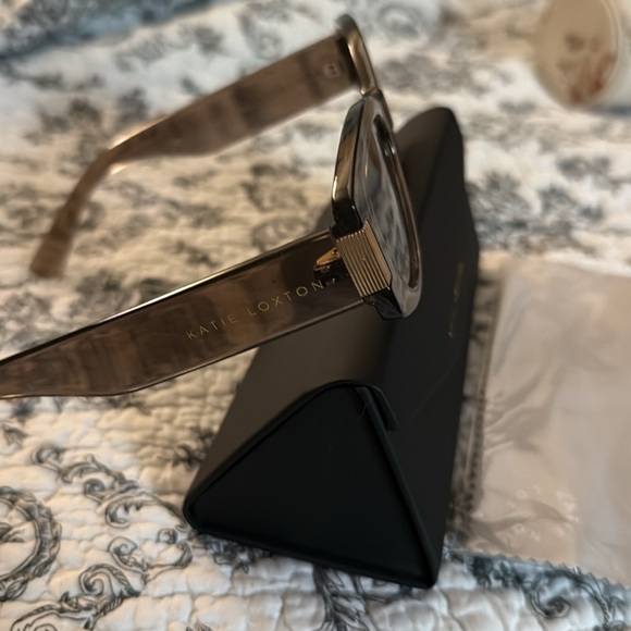 KATIE LOXTON - RIMINI SUNGLASSES - TRANSPARENT MINK - Picture 9 of 11